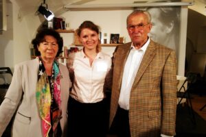 Prag, 2017: Else und Mano Höllenreiner mit Veronika Patočková. © RomaTrial e.V.