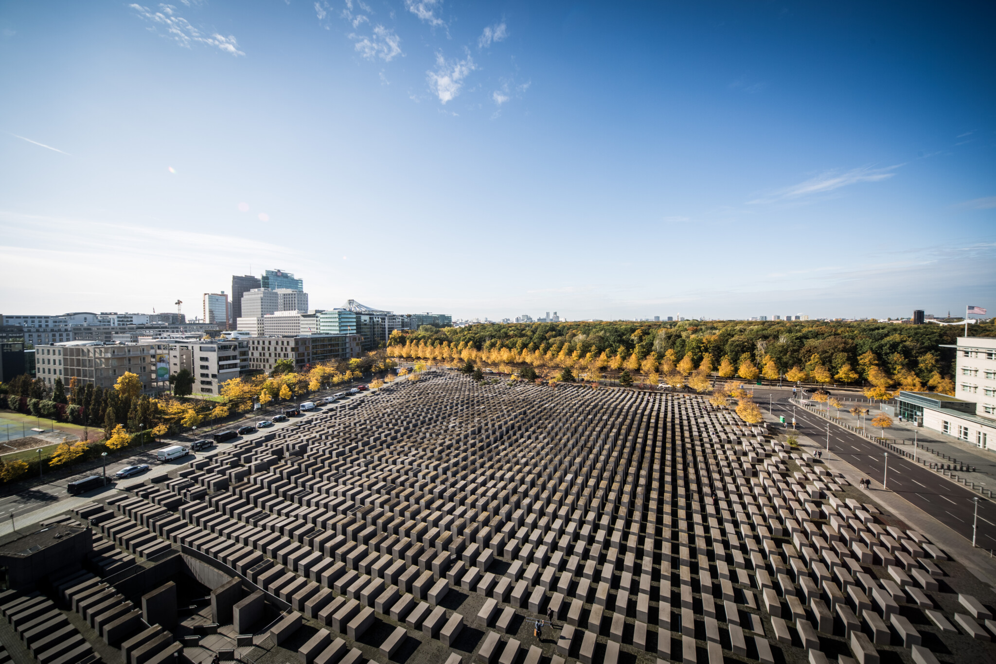 Risse an den Stelen des HolocaustDenkmals Stiftung Denkmal für die