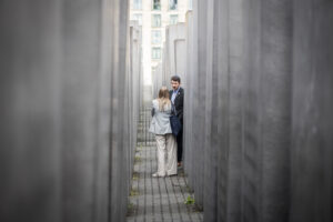 Task Force J7 besucht Holocaust-Denkmal in Berlin © Stiftung