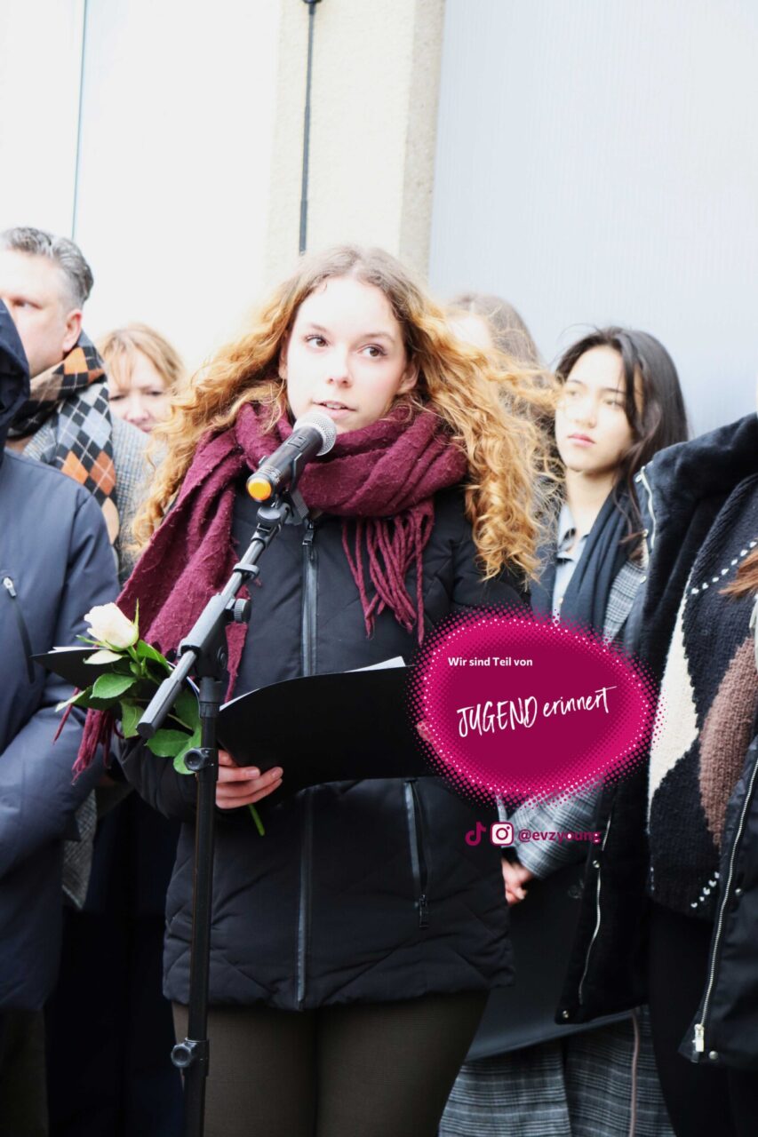 Stolpersteinverlegung für verfolgte Zeugen Jehovas in Oberhausen