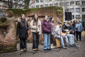 Chor des Jüdischen Gymnasiums Moses Mendelssohn © Ständige Konferenz der NS-Gedenkorte im Berliner Raum, Foto: Marko Priske