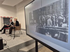 13. Mai 2026, Anklam: Uwe Neumärker, Anna Menzel, Schauspielstudentin an der Hochschule für Musik und Theater Rostock und Direktor der Stiftung Denkmal, Fotos: © Stiftung Denkmal für die ermordeten Juden Europas