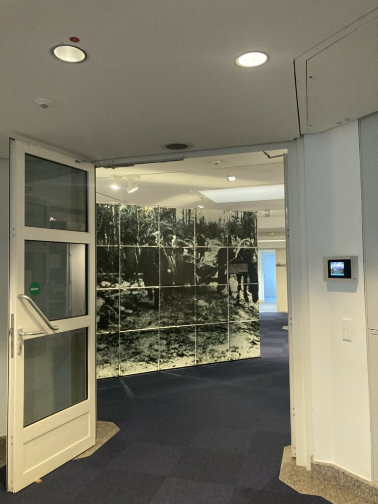 Blick in die Ausstellung © Stiftung Denkmal