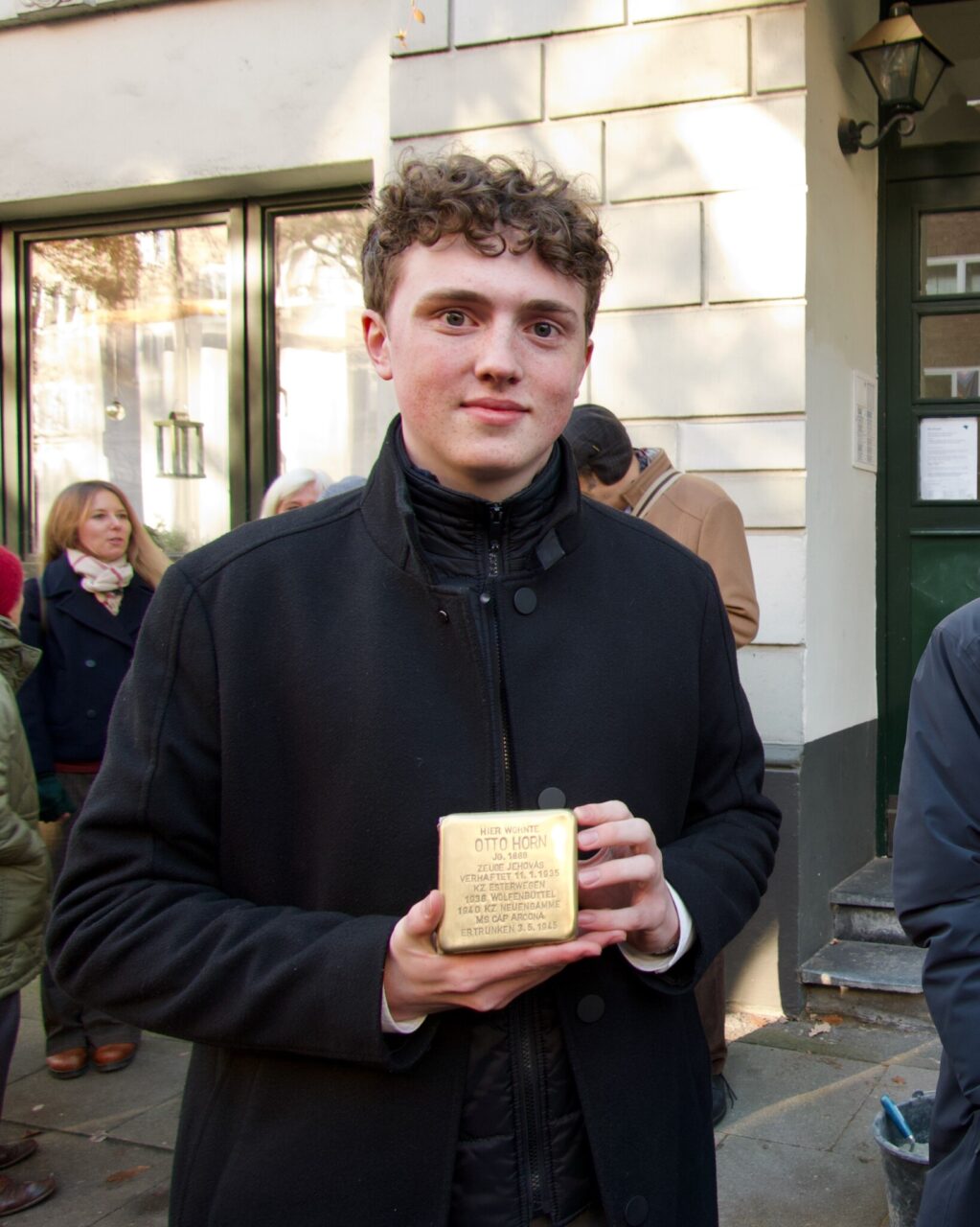 Stolpersteinverlegung für verfolgte Zeugen Jehovas in Hamburg