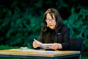 Petra Rosenberg las aus den Erinnerungen ihres Vaters Otto Rosenberg, © Stiftung Denkmal, Foto: Mike Schmidt