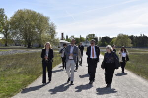 Besuch der Gedenkstätte Sachsenhausen, Leiter Axel Drecoll begrüßte die Delegation © Auswärtiges Amt
