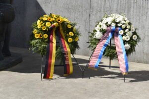 Rundgang durch die Gedenkstätte und das Museum Sachsenhausen mit Kranzniederlegung © Auswärtiges Amt