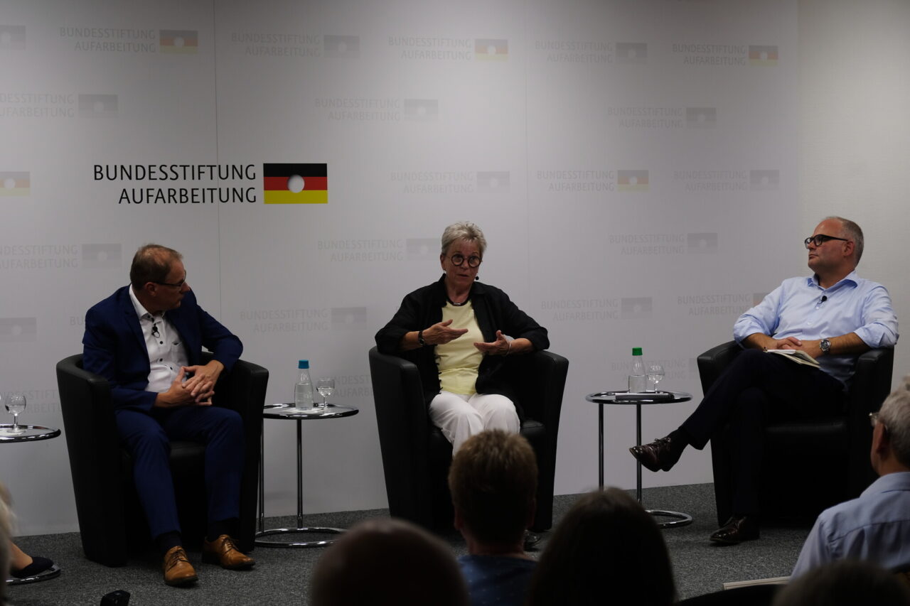 Veranstaltungsbericht: »Zweifache Verfolgung« Die Zeugen Jehovas im Nationalsozialismus und in der DDR