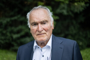 Gedenken am 2. August 2026, am Denkmal für Sinti und Roma, Zeitzeuge Robert E. © Stiftung Denkmal, Foto Thomas Rafalzyk