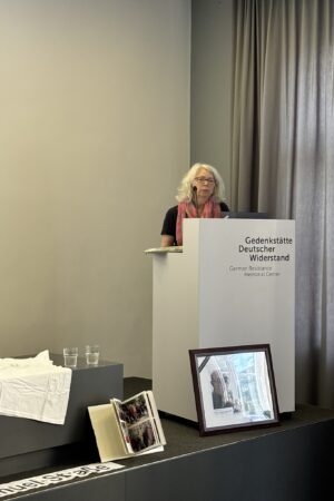 Berlin, 30. Juni 2025: Susanne Ahner, Künstlerin © Stiftung Denkmal