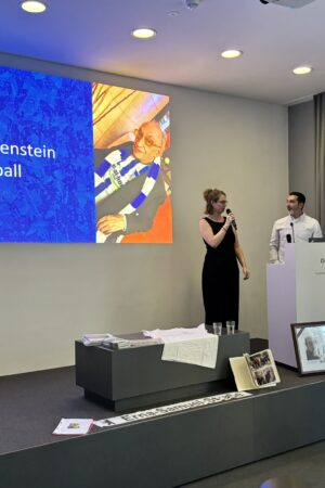 Berlin, 30. Juni 2025: Juliane Röleke, Historikerin, und Stefano Bazzano, Leiter der Fanbetreuung Hertha BSC © Stiftung Denkmal