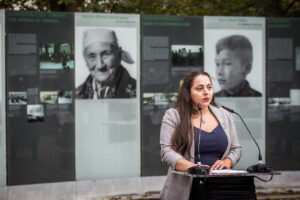 Irina Spataru Zehn Jahre Denkmal für die im Nationalsozialismus ermordeten Sinti und Roma Europas © Stiftung Denkmal Foto Marko Priske ( (5)