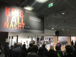 Eröffung Kristallnacht © Stiftung Denkmal