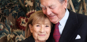 Sabina van der Linden-Wolanski (li) und Berthold Beitz (re) bei ihrem Treffen im Mai 2010